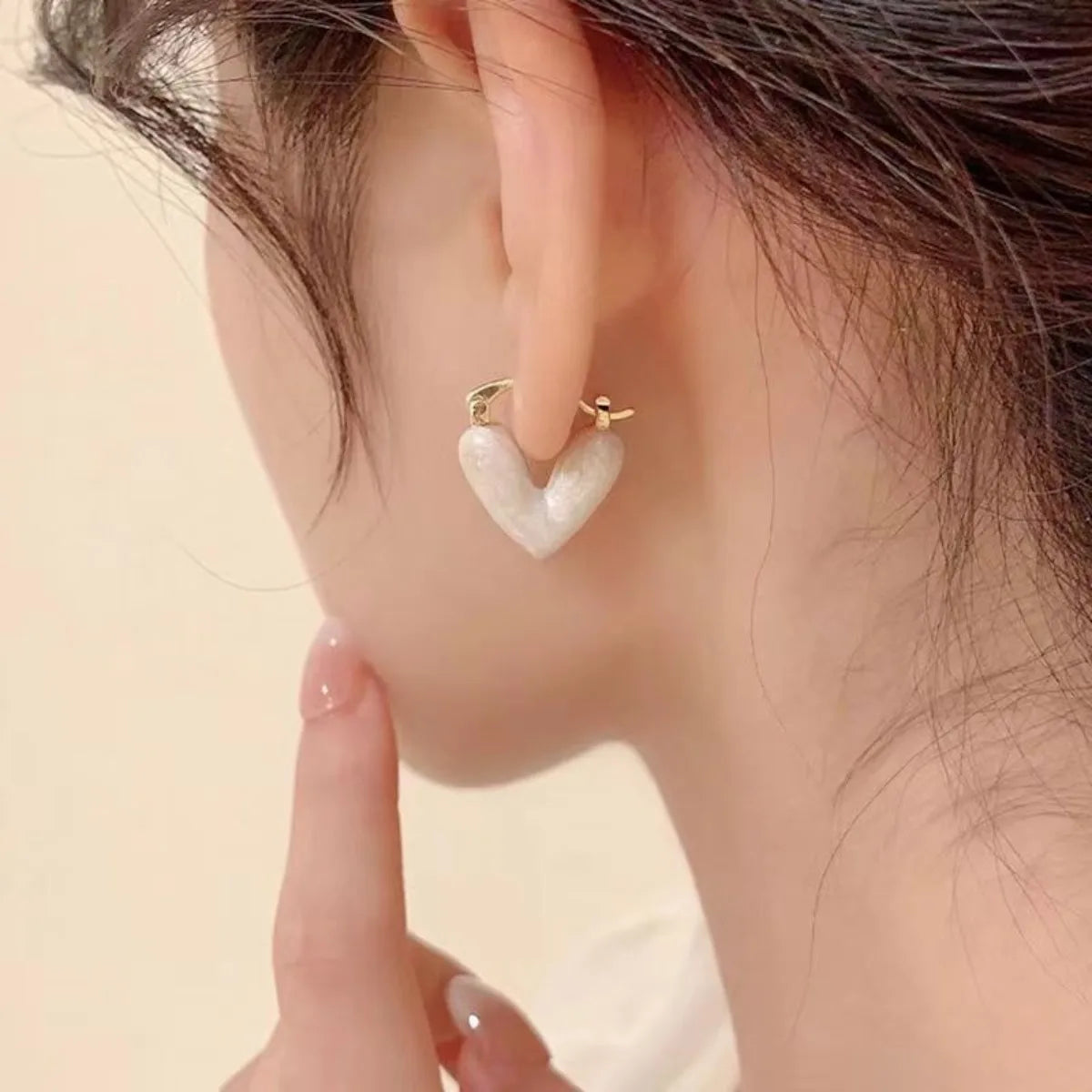 2pc Heart Golden Alloy Earrings Drip Glaze Process Imitation Pearl Color Beautiful Women's New Advanced Sense Y2k Unique Sexy