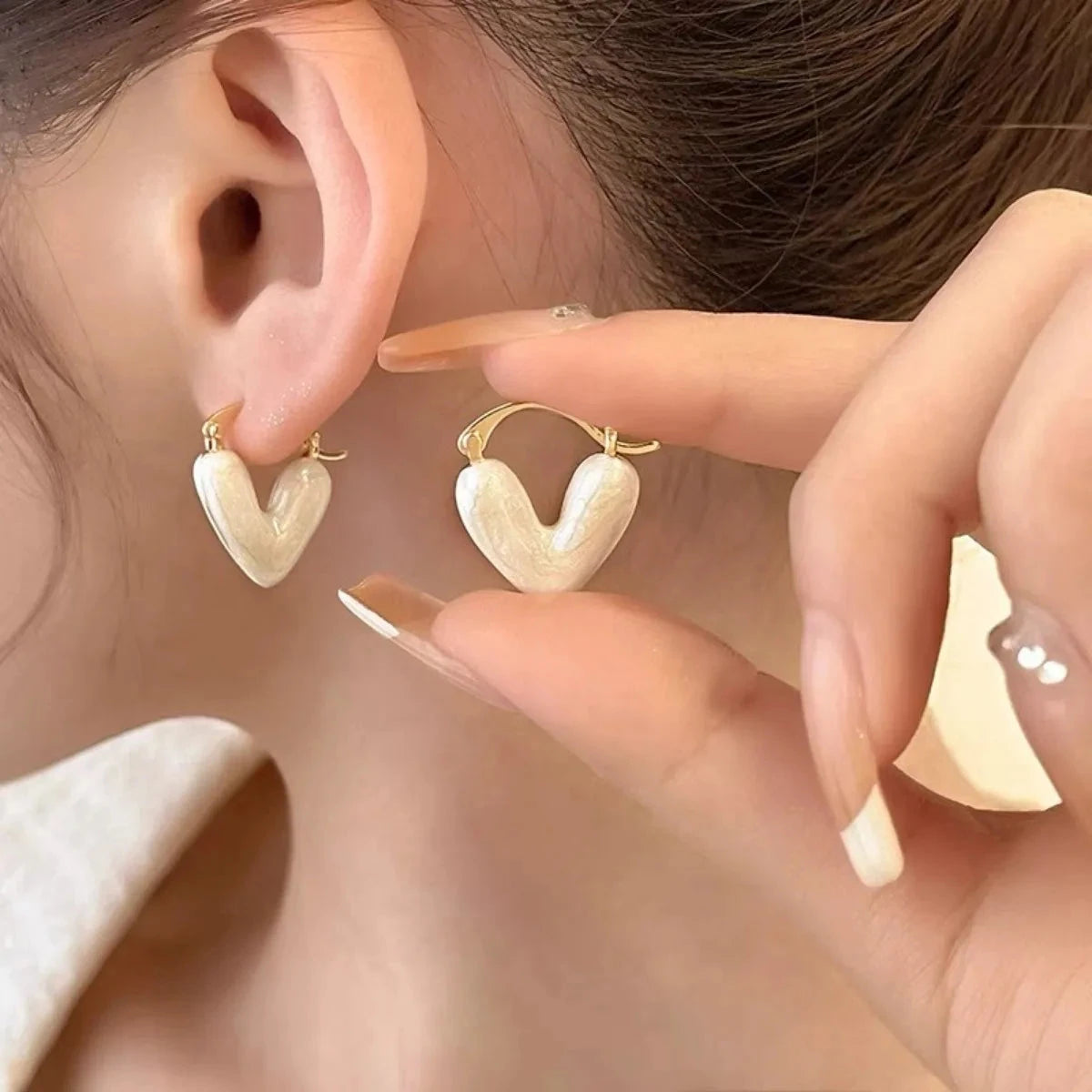 2pc Heart Golden Alloy Earrings Drip Glaze Process Imitation Pearl Color Beautiful Women's New Advanced Sense Y2k Unique Sexy 99 in 1