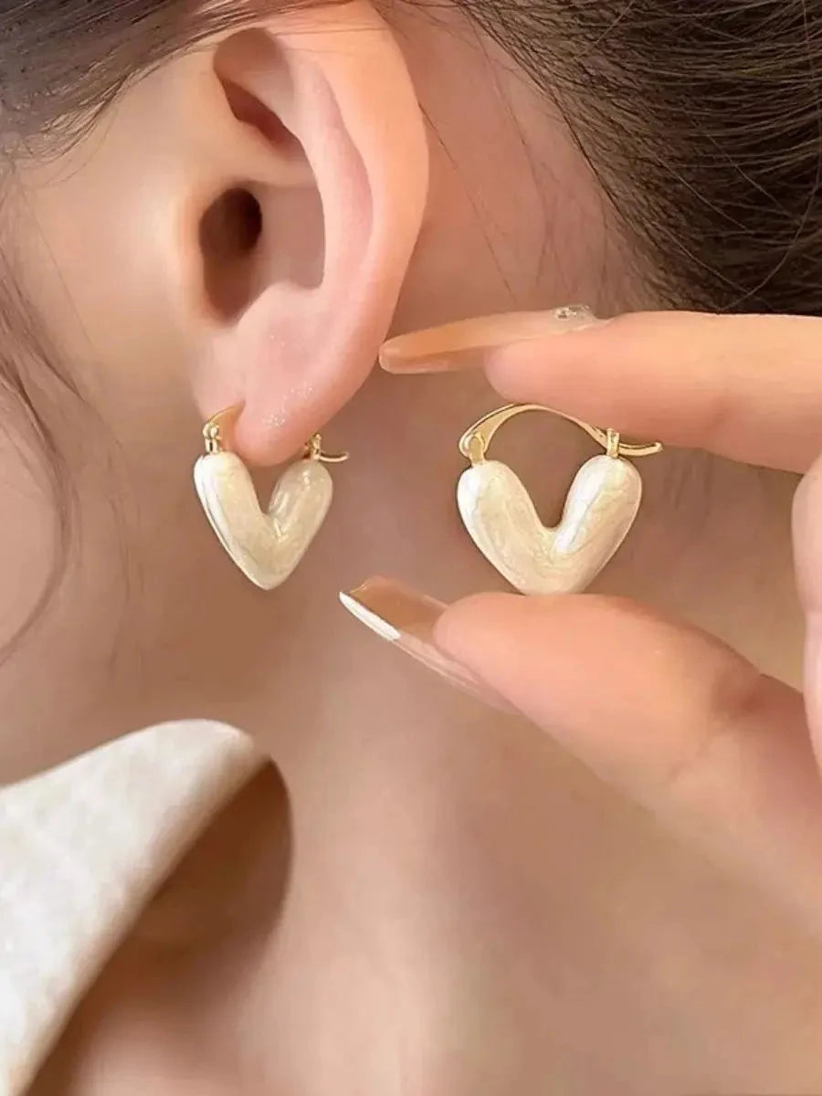 2pc Heart Golden Alloy Earrings Drip Glaze Process Imitation Pearl Color Beautiful Women's New Advanced Sense Y2k Unique Sexy 99 in 1