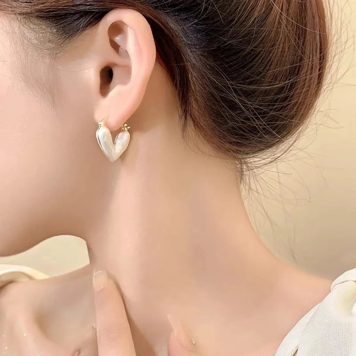 2pc Heart Golden Alloy Earrings Drip Glaze Process Imitation Pearl Color Beautiful Women's New Advanced Sense Y2k Unique Sexy 99 in 1